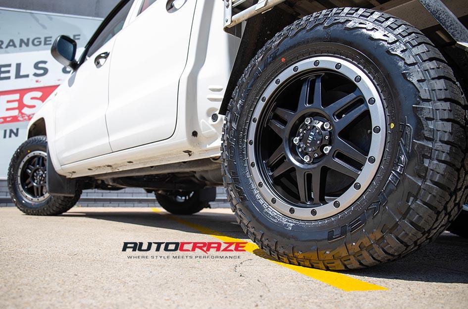 VOLKSWAGEN AMAROK T16 SATIN BLACK MACHINED LIP